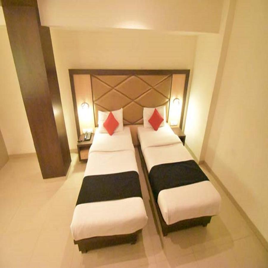 Hotel Everest Lodging Nová Bombaj Exteriér fotografie